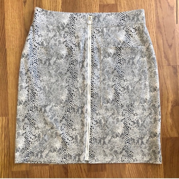 🐍🖤Alice Blue Rattlesnake Print Skirt - Picture 2 of 11